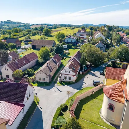 カントリーハウス Ubytovani *